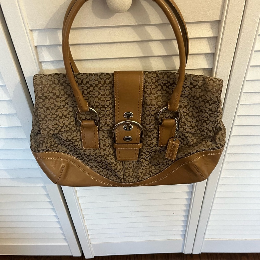 Coach authentic signature flap satchel Ashley bag. Tan/Brown